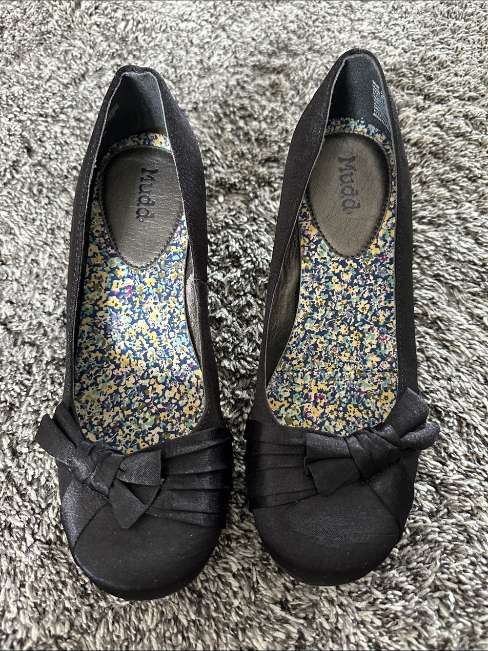 Mudd Black Women's Bow Accent Dress Pumps - Picture 2 of 6